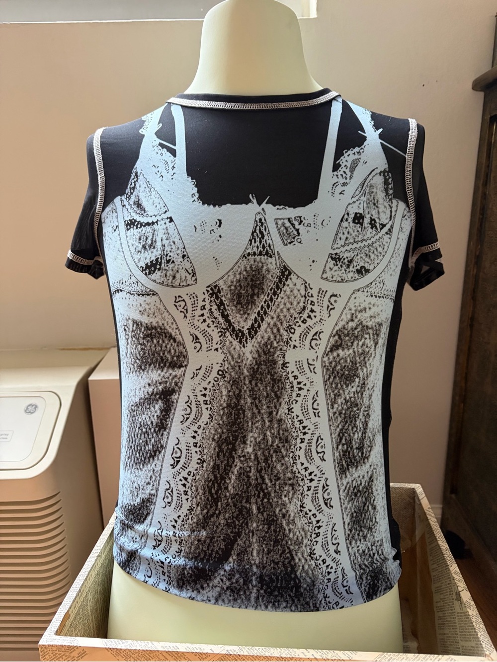 Forever 21 Black and White Short Sleeve Graphic Tee Tromp L’oeil